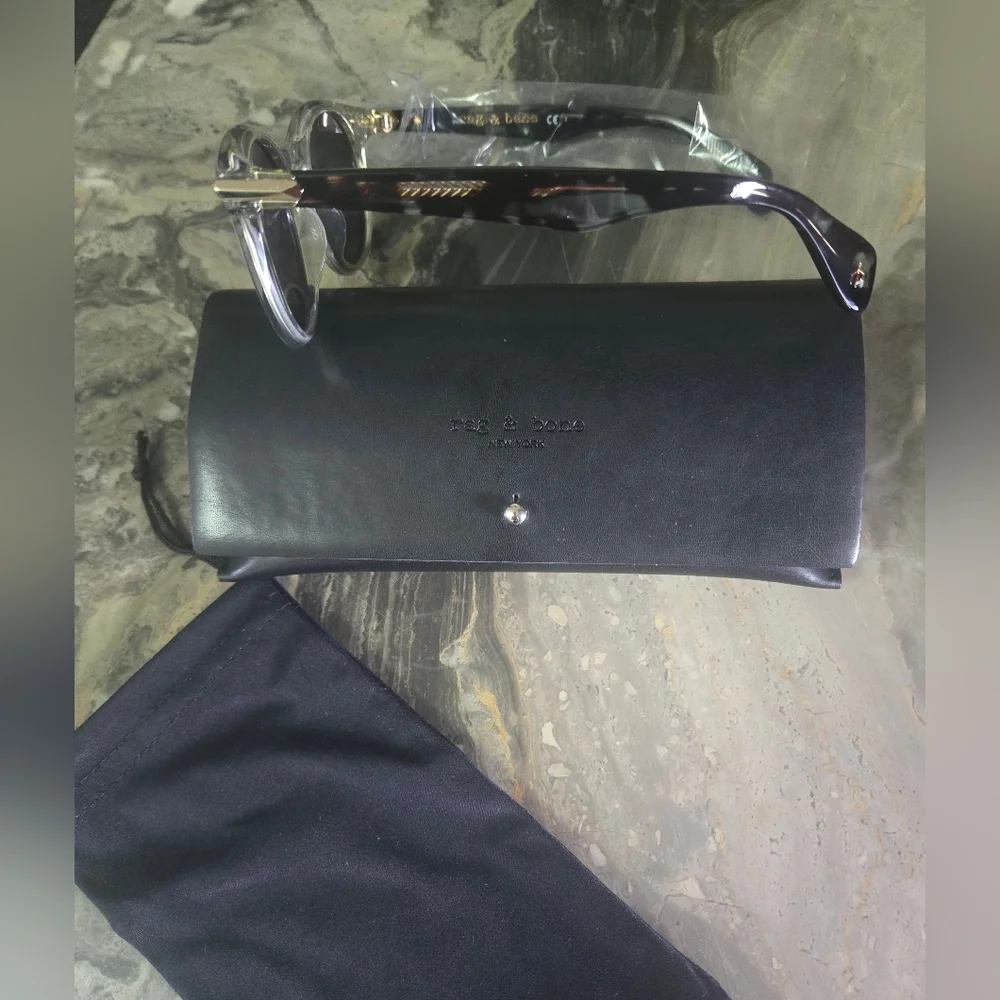 Rag & Bone Women's Sunglasses Comes With Case and Bag NWT - Picture 2 of 4